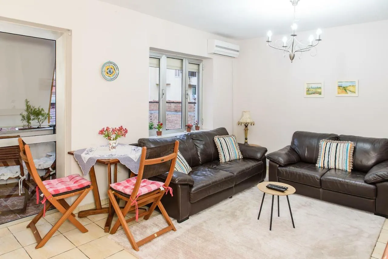 Belle Apartment Tiran 0*,  Arnavutluk