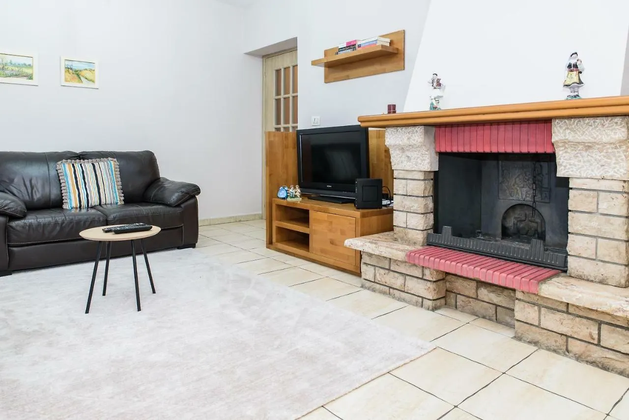 Belle Apartment Tiran